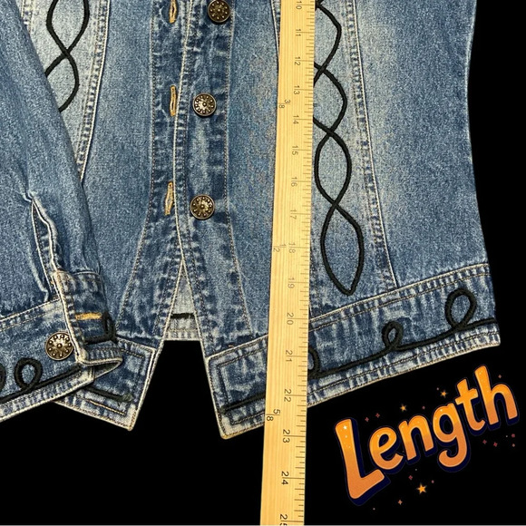 Cattlelac Ranch denim jacket size small embroidered cross on back
BIN 29 - Picture 6 of 8